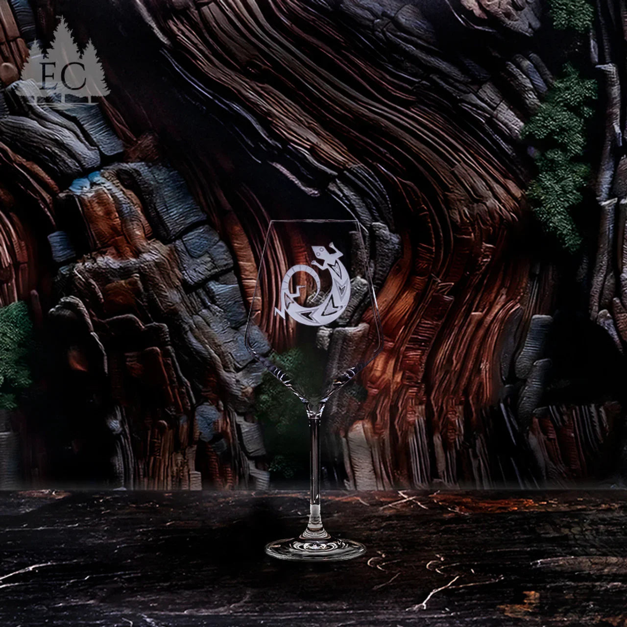 Desert Guardians Sand Carved Crystal Stemmed Wine Glass with gecko detail - Your Western Decor