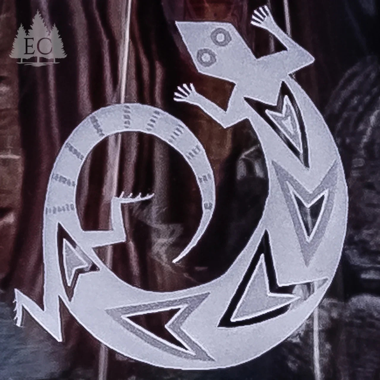 Desert Guardians Sand Carved Crystal Stemmed Wine Glass with gecko detail - Your Western Decor