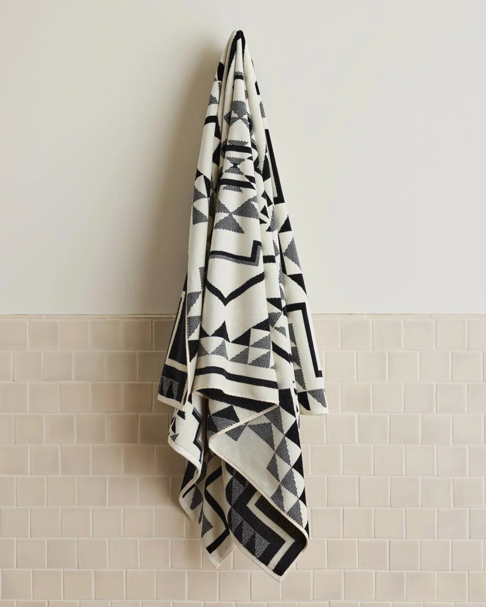 Oxbow Jacquard Spa Towel - Black & White Geometric Design - Reversible design - Your Western Decor