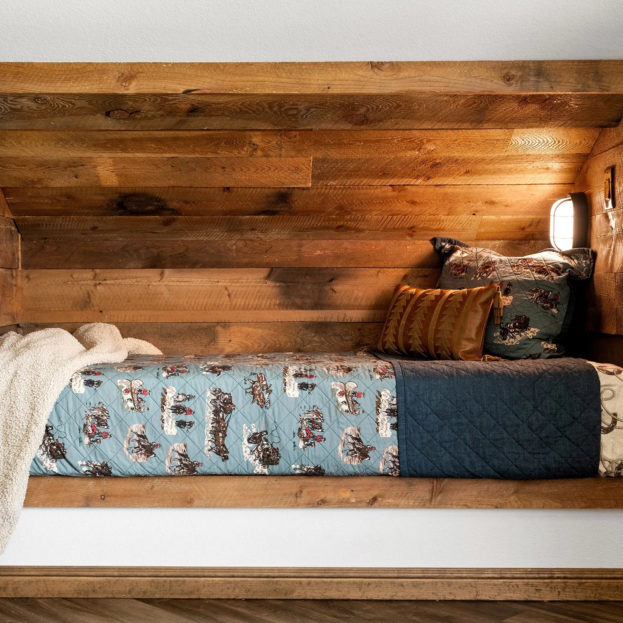 Frontier Days Reversible Western Quilt Set - Your Western Decor