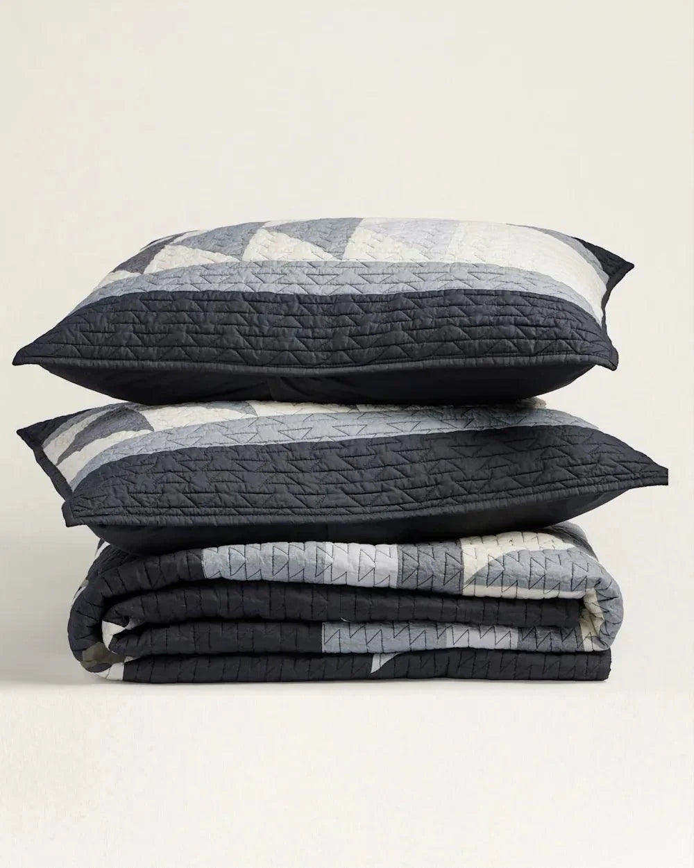 Grey and black Pendleton Shadow Peak Quilt Set
