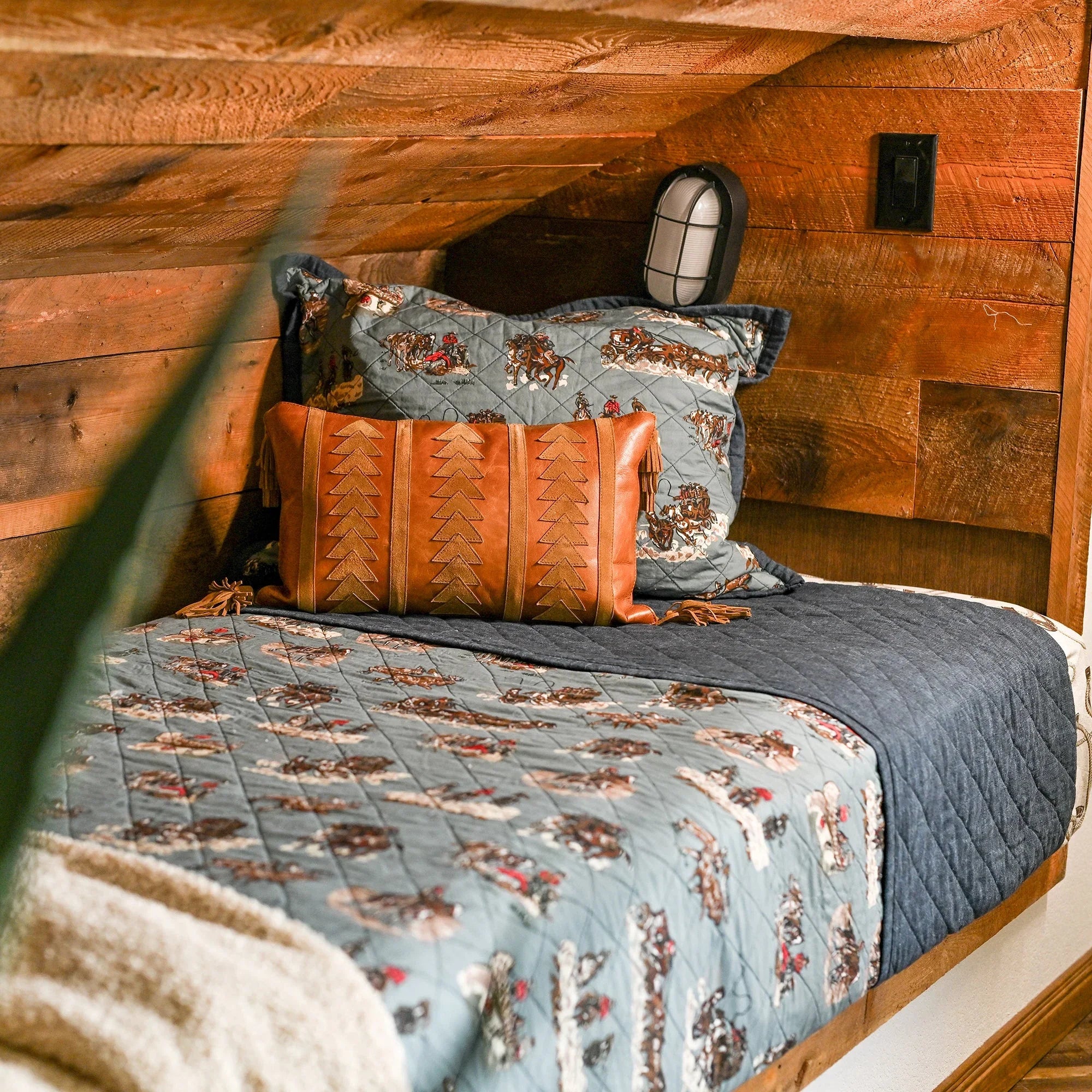 Frontier Days Reversible Western Quilt Set - Your Western Decor