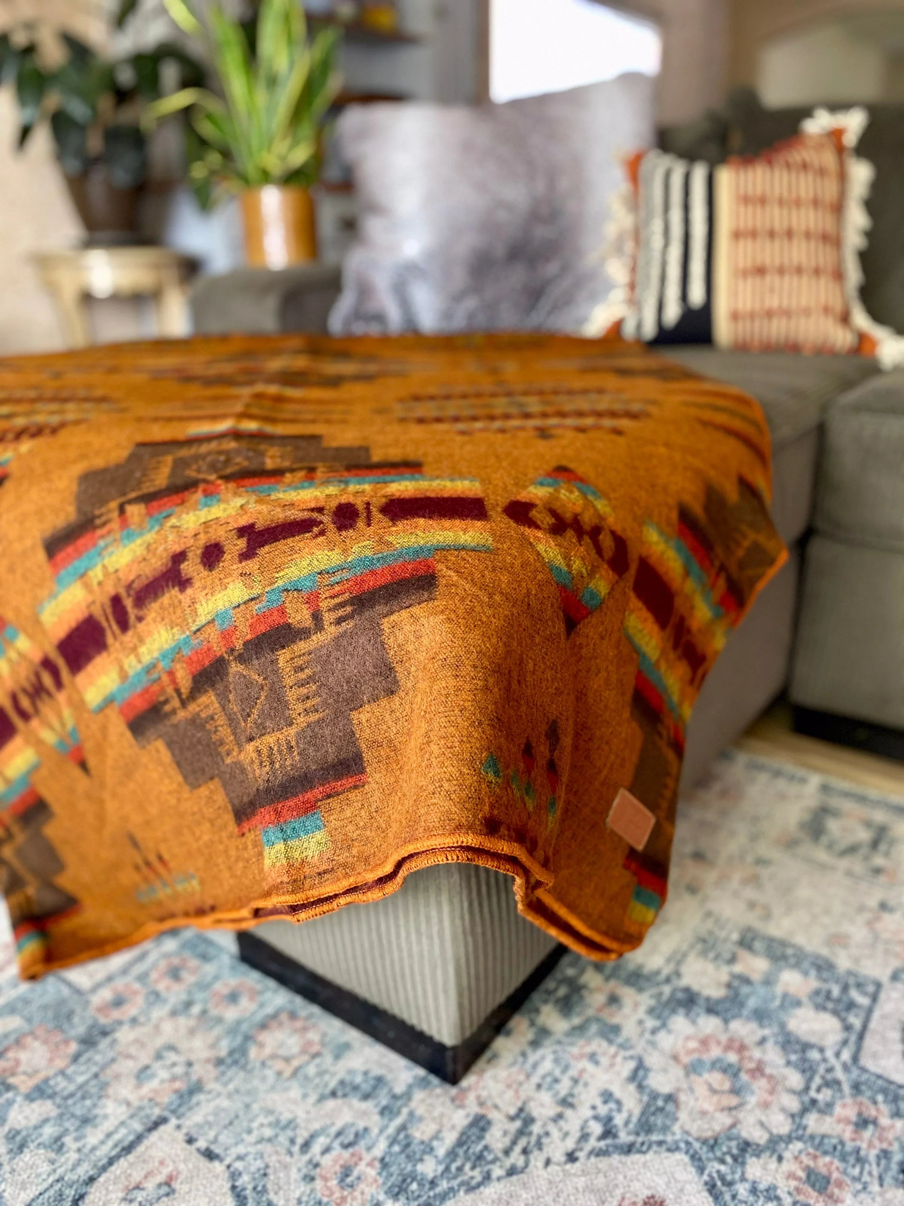 Andes Mountain Artisan-Made Queen-Sized Blanket - Your Western Decor