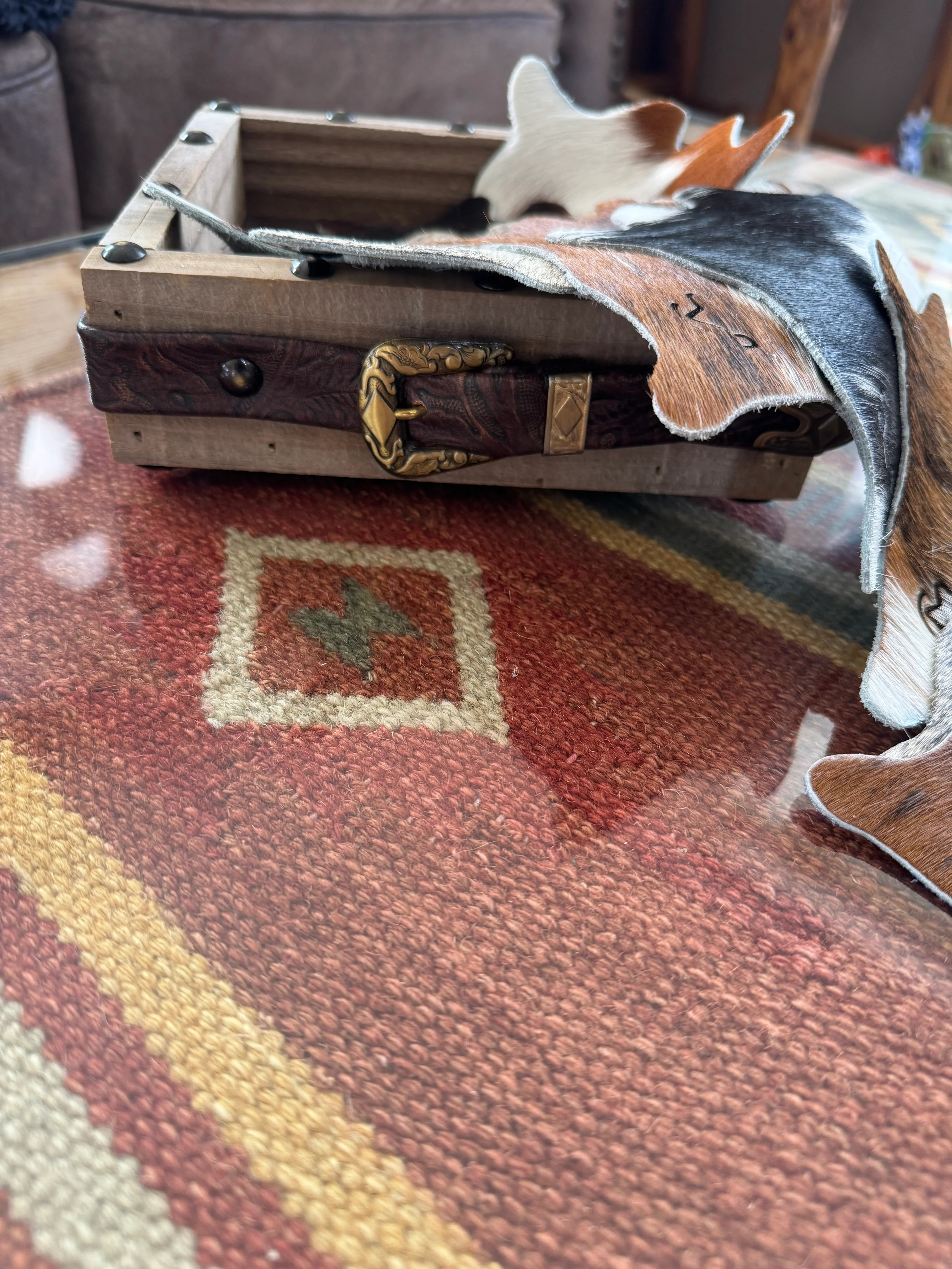Buckle detail on cowhide coaster display box - Your Western Decor