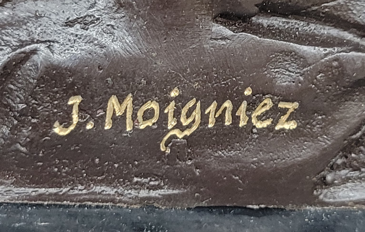 Bronze elk sculpture signature - Your Western Decor