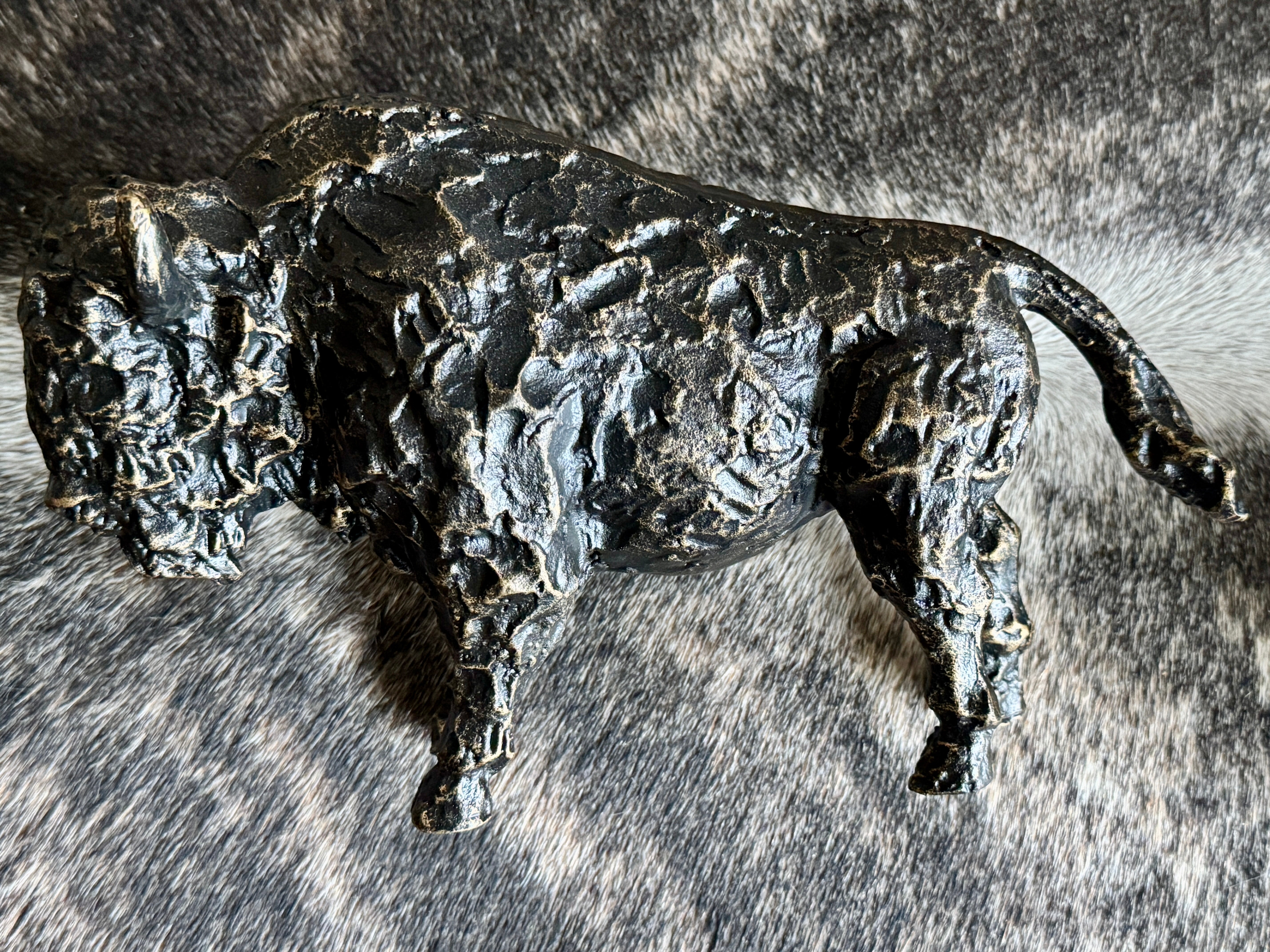 buffalo decor western bronzed cast iron buffalo sculpture for shelf or wall