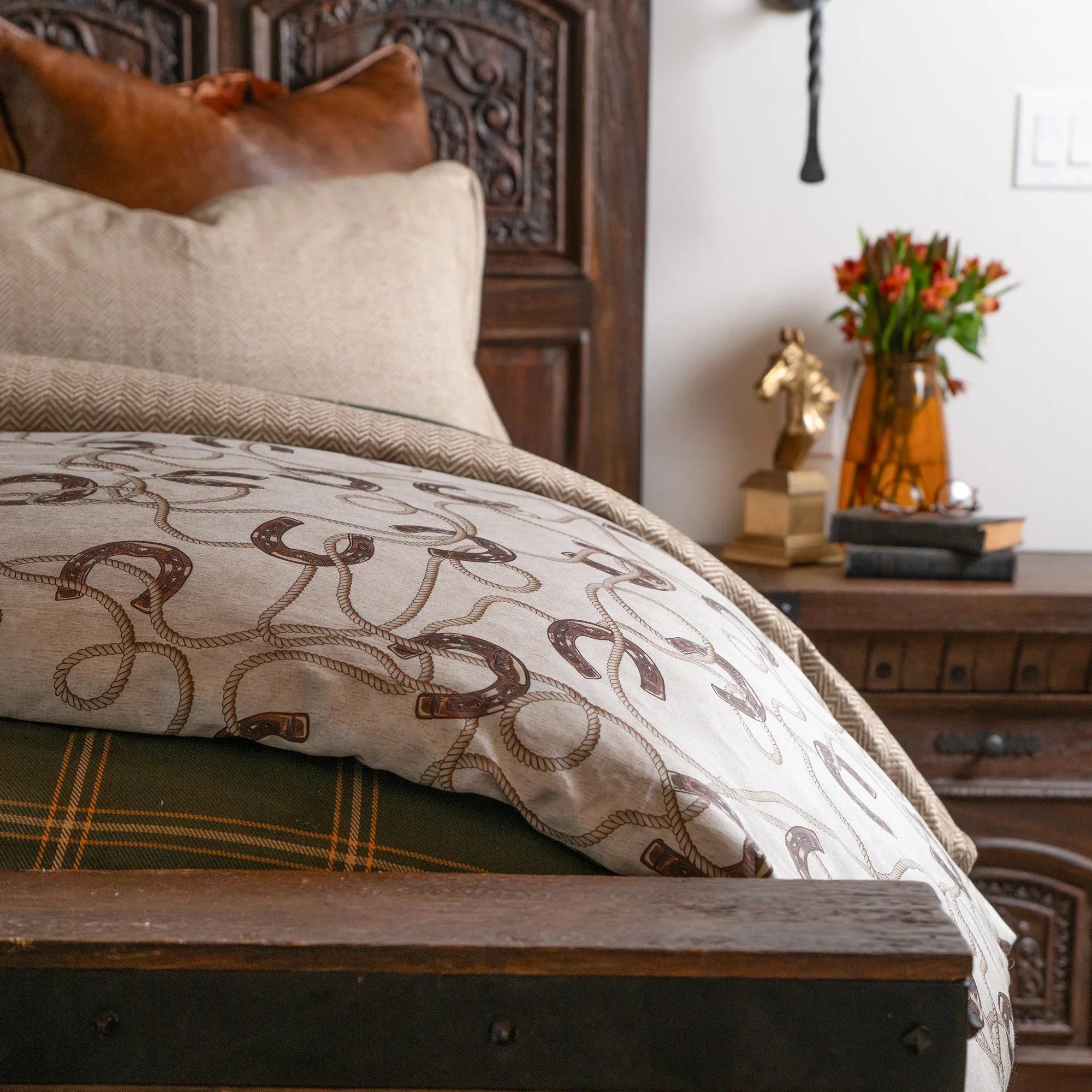 100% cotton duvet and comforter sets featuring brown horse shoes and rope over a cream background - Your Western Decor