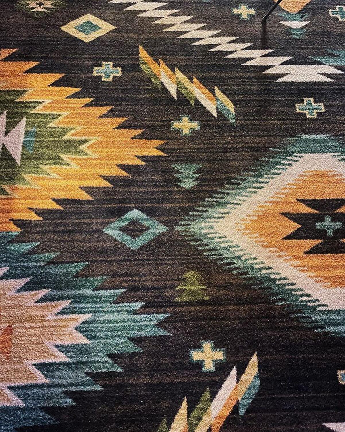 Grand lodge rug detail - Your Western Decor
