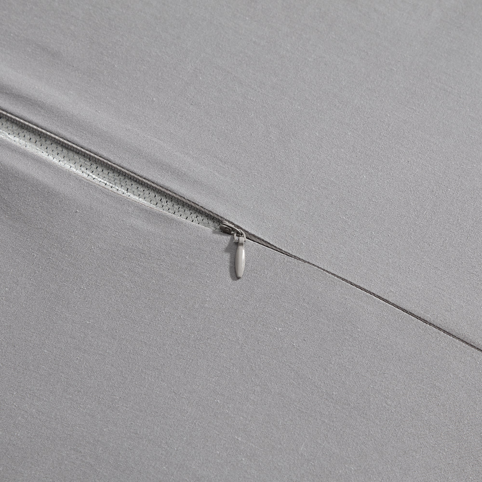 Black mesa duvet and pillow sham hidden zipper detail