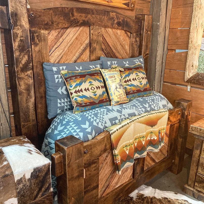 Rustic Knotty Alder bed with Pendleton quilt - Your Western Decor