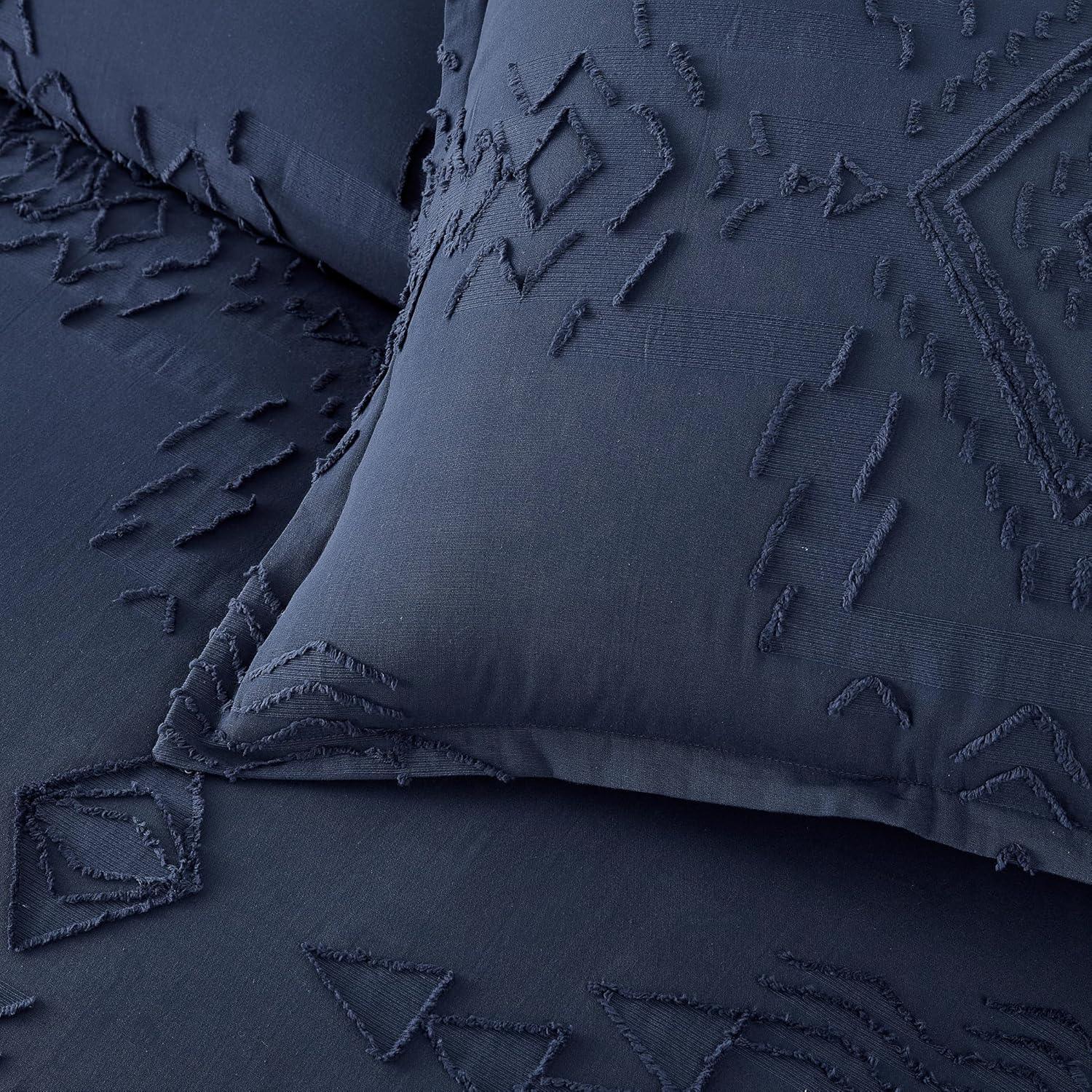 Rock Point comforter detail - Your Western Decor