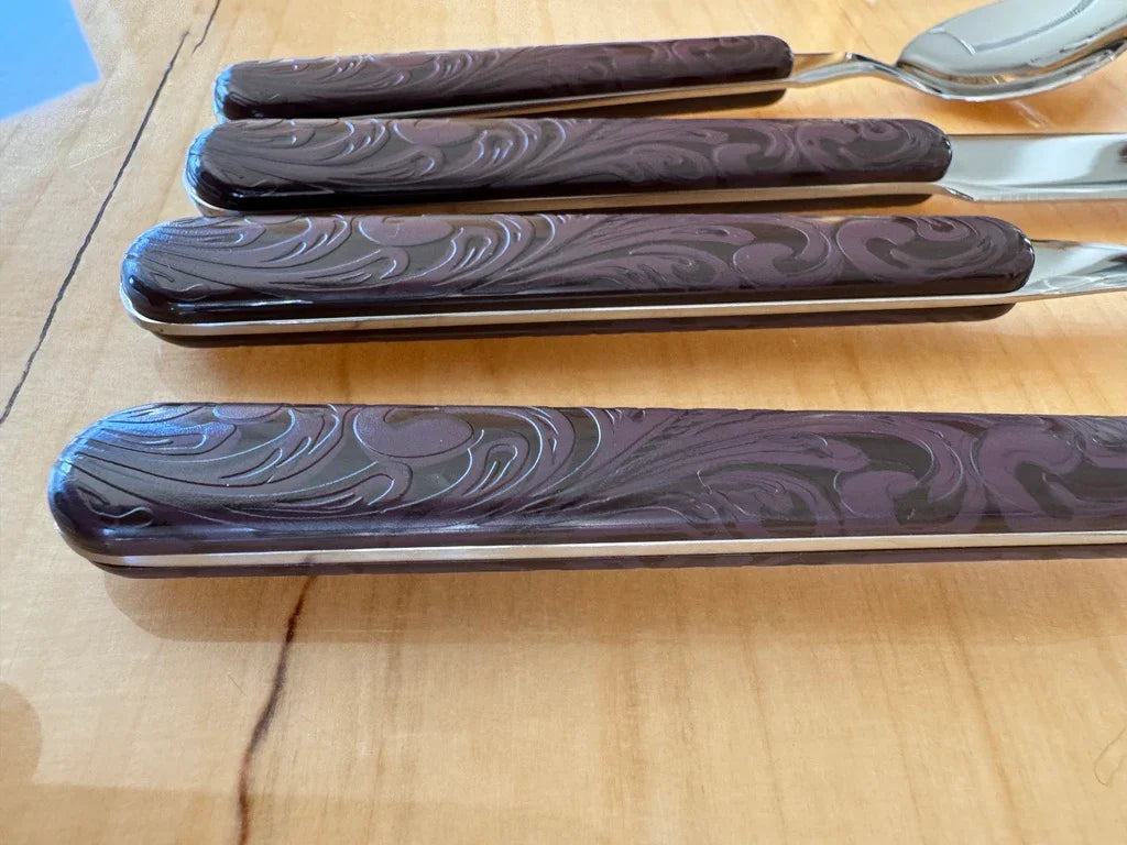 Detail of handles on western flatware set - Your Western Decor