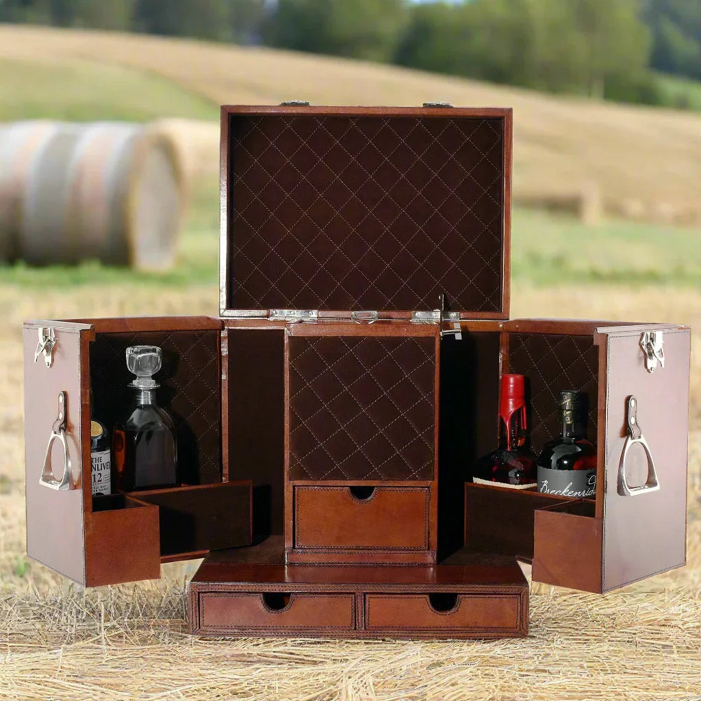 Equestrian themed leather bar case with stirrup handles - Your Western Decor