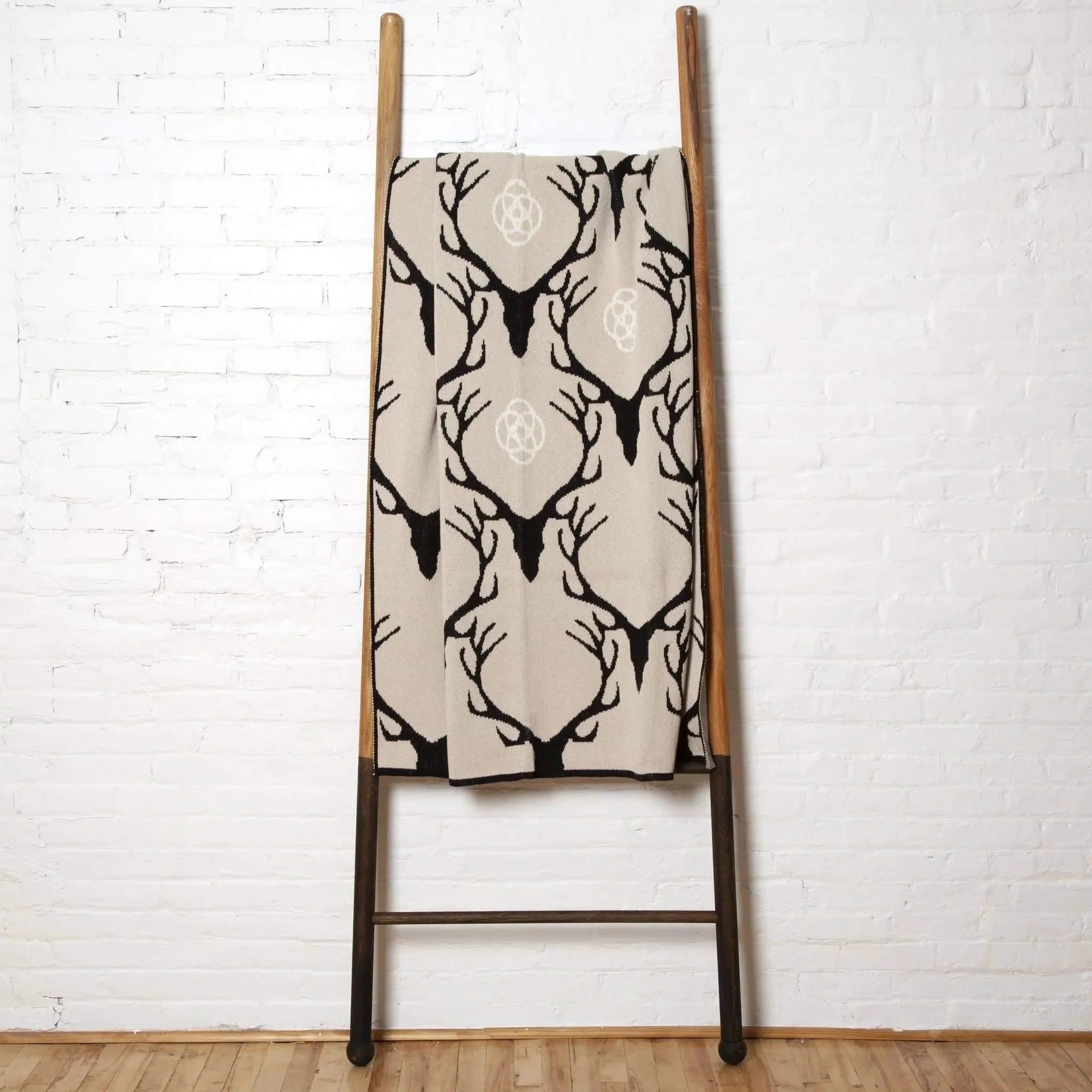 Ivory and black eco elk throw blanket. Recycled cotton 50"x60" - Your Western Decor