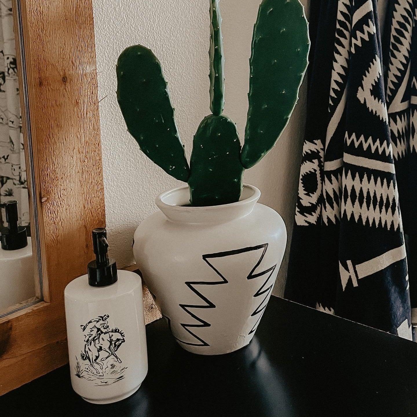 Paseo Ranch Western Lotion Pump - Your Western Decor