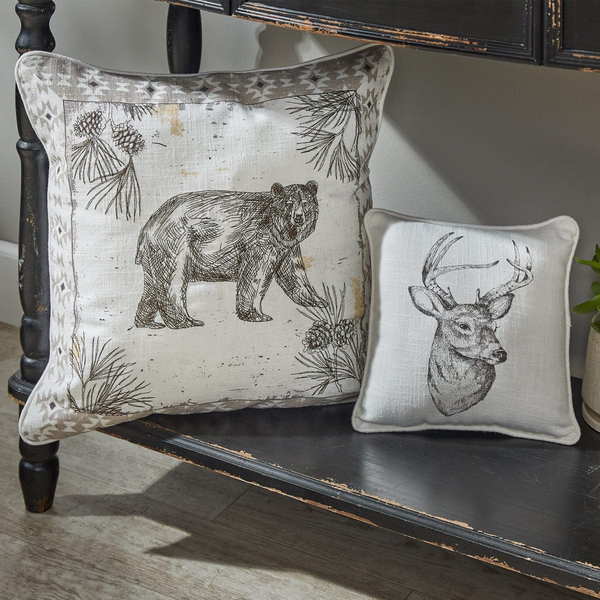 http://yourwesterndecorating.com/cdn/shop/products/summit-wildlife-throw-pillows-your-western-decor.jpg?v=1666134000
