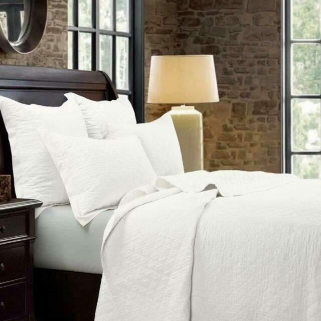 Vintage white linen quilt - Your Western Decor