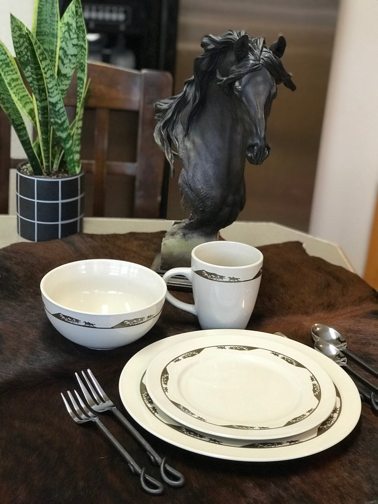 Wide Open Horses Dinnerware 16-pc - Your Western Decor