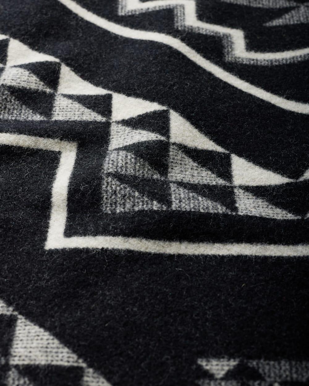 Oxbow Twin Blanket - Reversible - Pendleton USA - Wool & Cotton - Black, White & Gray - Your Western Decor