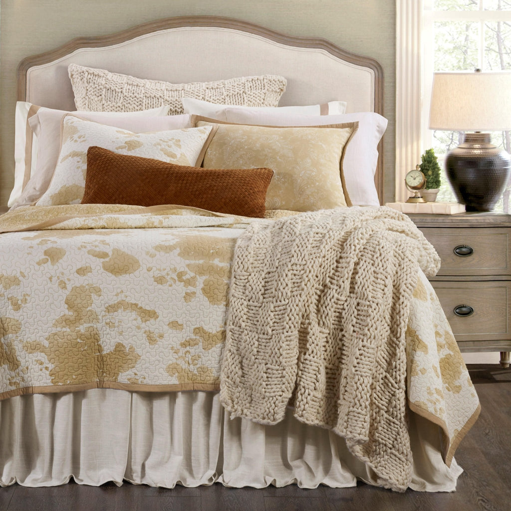 Reversible beige and white cowhide print quilt bedding set - Your Western Decor