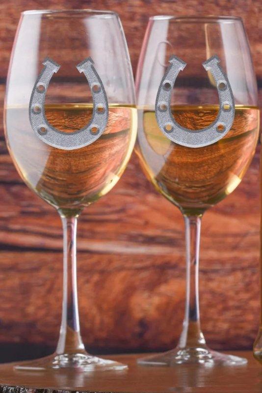 Deep Carved Horseshoe Wine Glasses - Your Western Decor