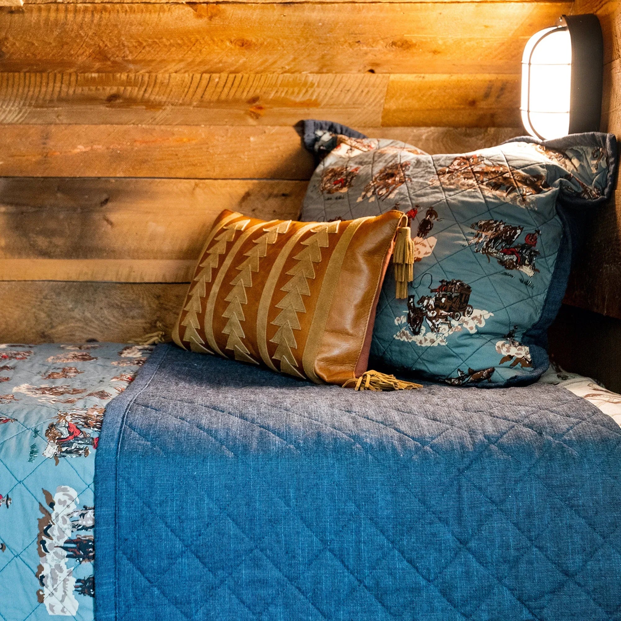 Frontier Days Reversible Western Quilt Set - Your Western Decor