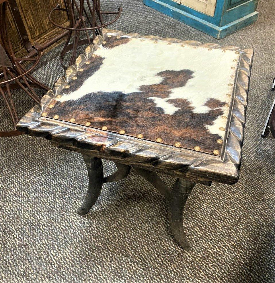 Steer horn and cowhide western side table - Your Western Decor