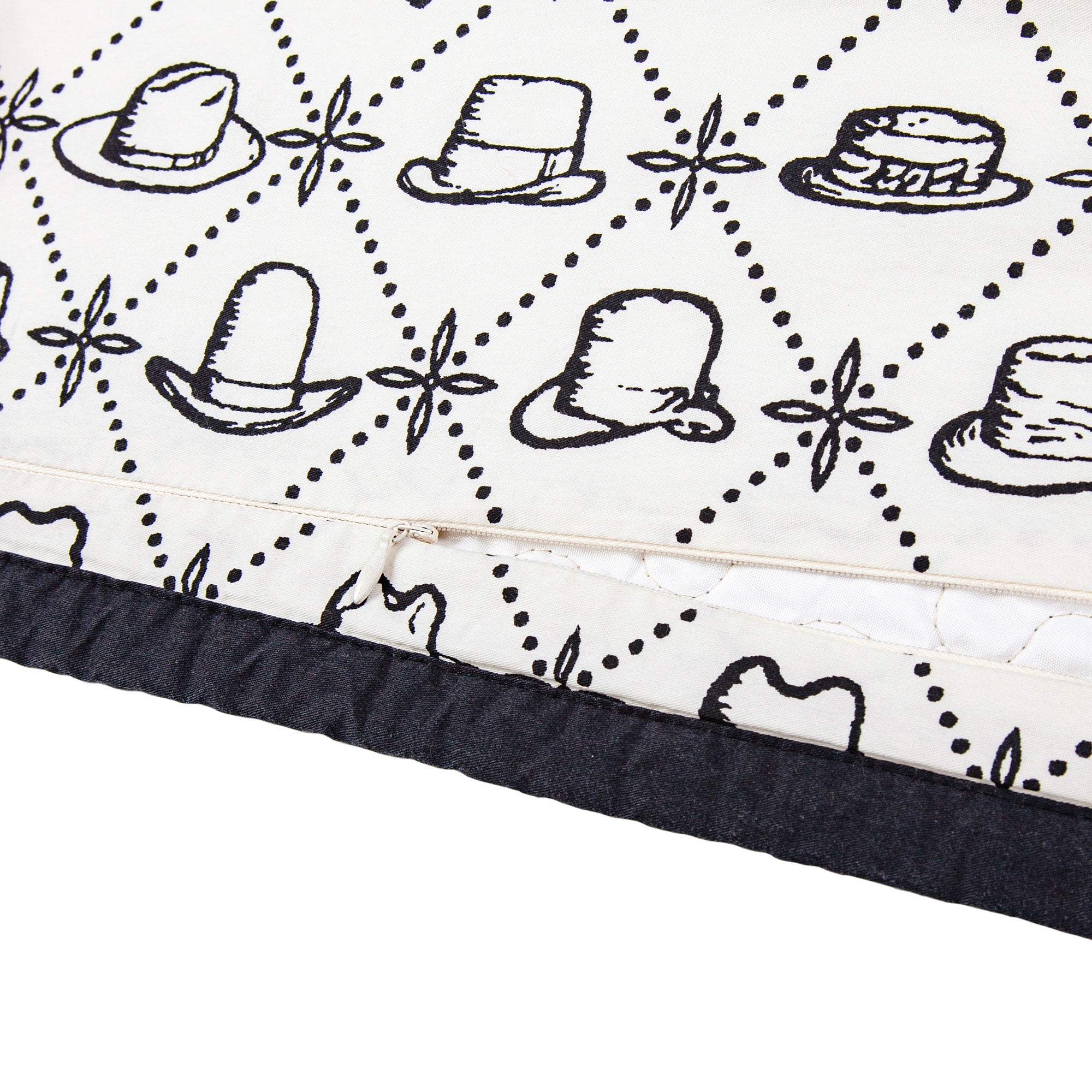 zipper closure on western patterned pillow sham
