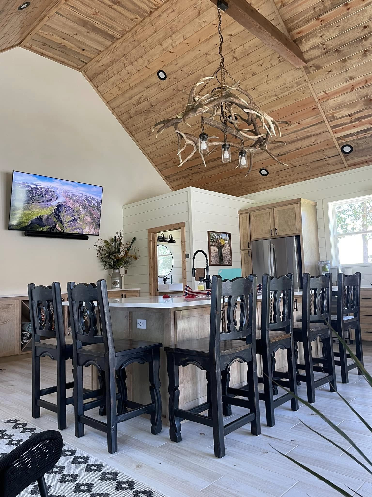 Black prairie pine kitchen island chairs - Your Western Decor