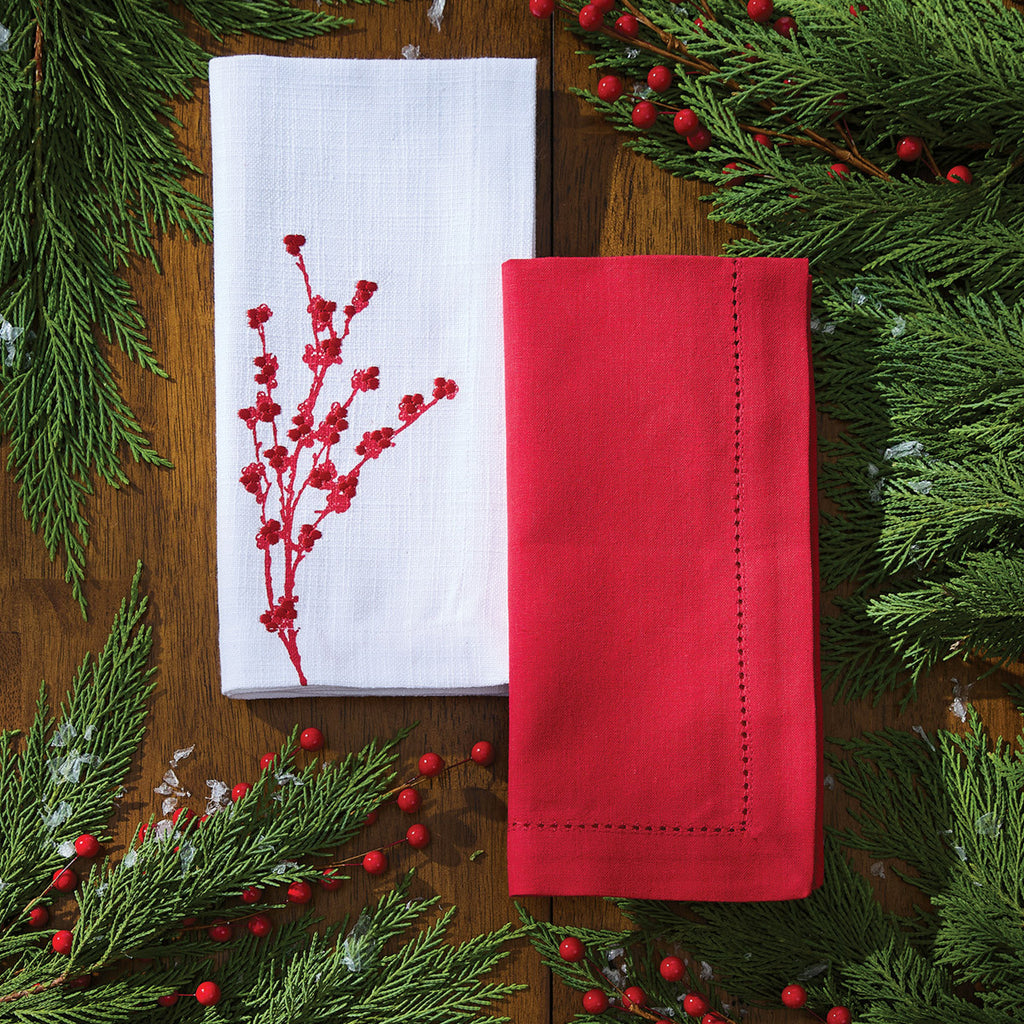 Holly Berries and Red Christmas Cloth Napkins - Your Western Decor
