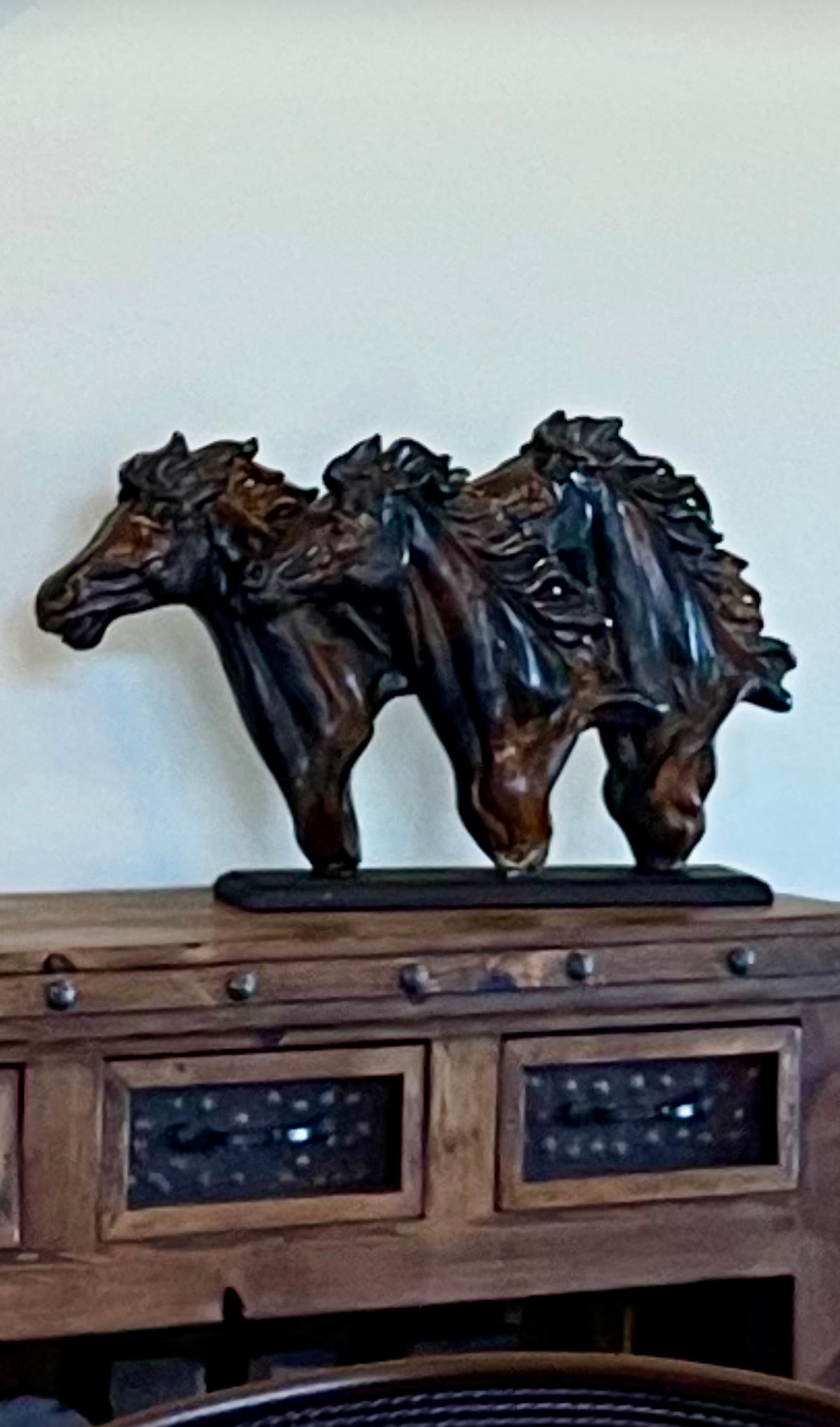 Run free table top sculpture of 3 horses 