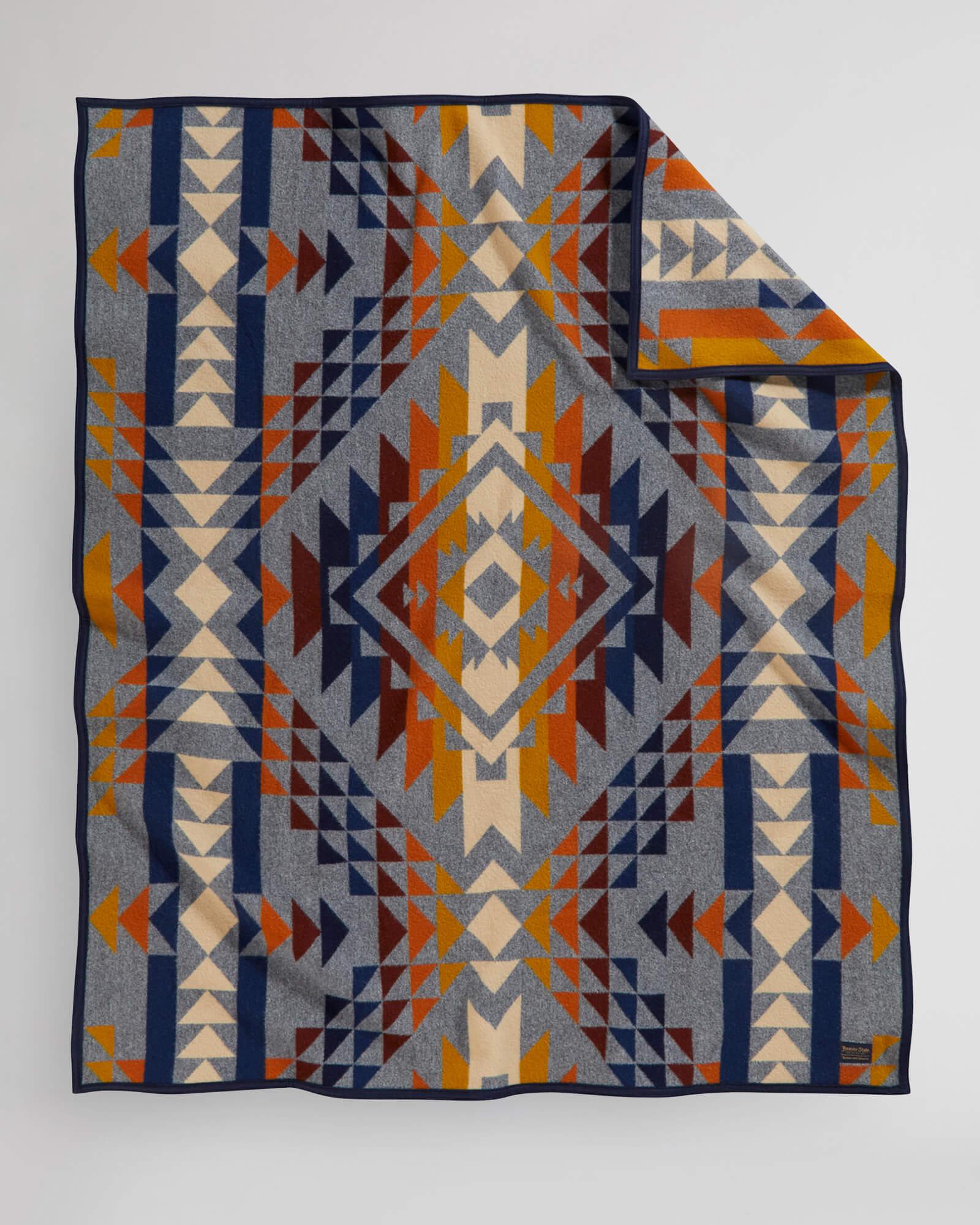 Smith Rock Pendleton Reversible Throw Blanket - Your Western Decor