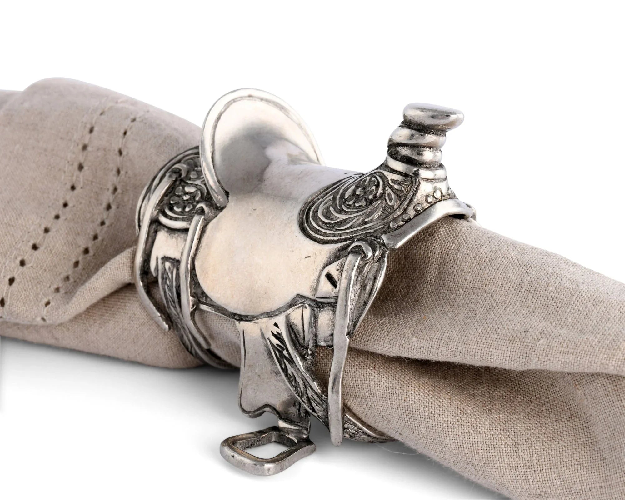 Detailed western saddle napkin ring made of pure pewter - Your Western Decor