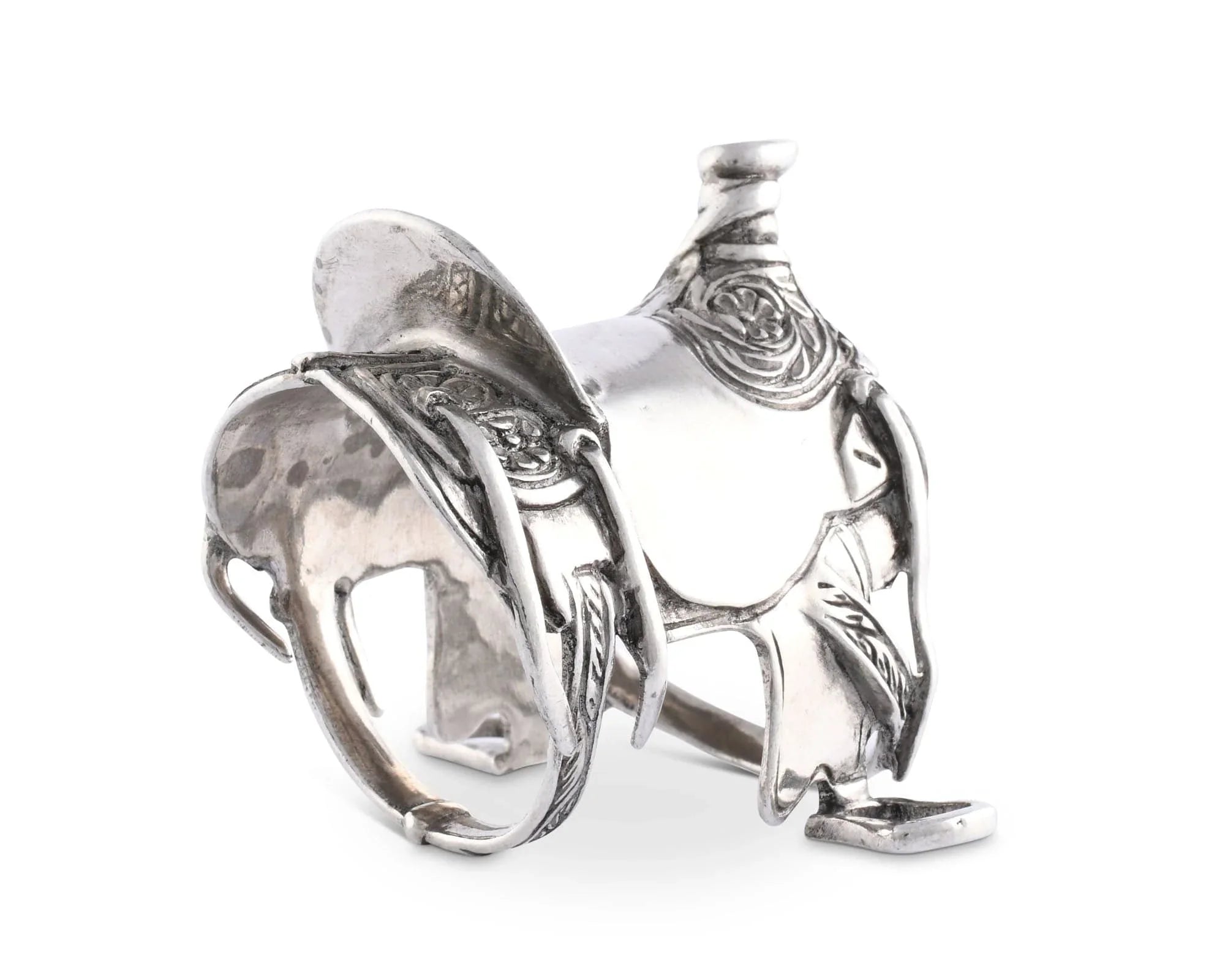 Detailed western saddle napkin ring made of pure pewter - Your Western Decor