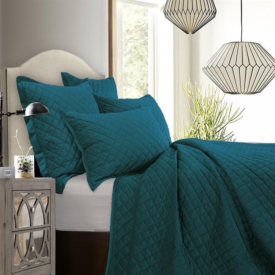 Velvet Diamond Quilt Set in Teal color from HiEnd Accents