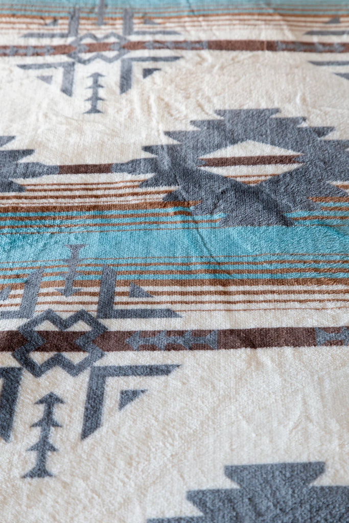 Aztec Sky Southwest Sherpa Comforter Set fabric detail - Your Western Decor