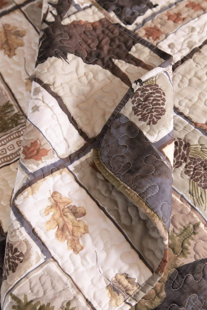 Bear and moose quilted bedding detail. Your Western Decor